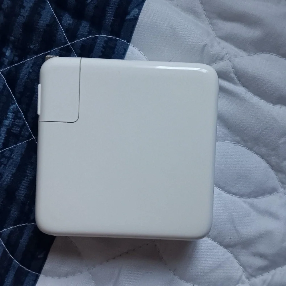 Apple MacBook with Silver Chassis and Black Keyboard